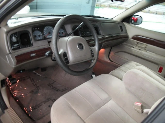 2003 Mercury Grand Marquis - Image 6 of 21