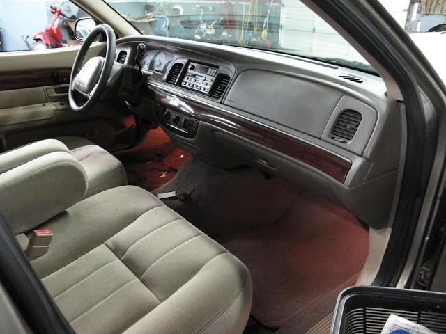 2003 Mercury Grand Marquis - Image 11 of 21