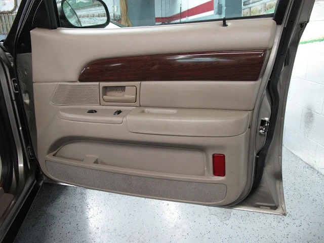 2003 Mercury Grand Marquis - Image 13 of 21