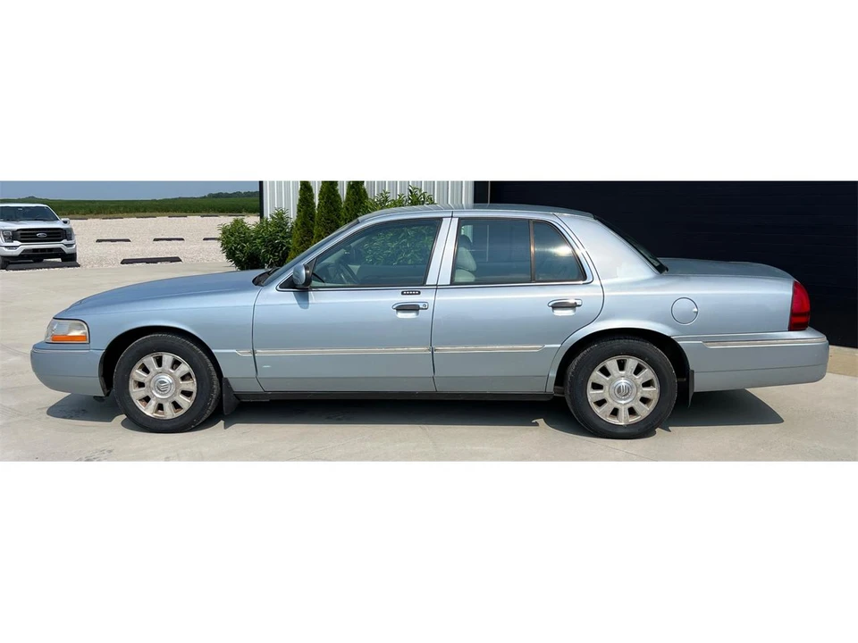 2003 Mercury Grand Marquis - Image 3 of 31