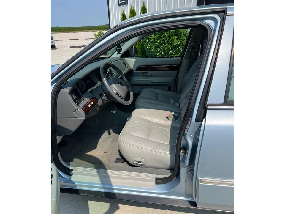 2003 Mercury Grand Marquis - Image 15 of 31