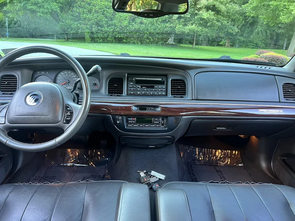 2003 Mercury Grand Marquis - Image 9 of 15