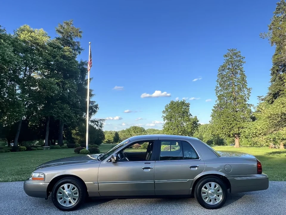 2003 Mercury Grand Marquis - Image 2 of 15
