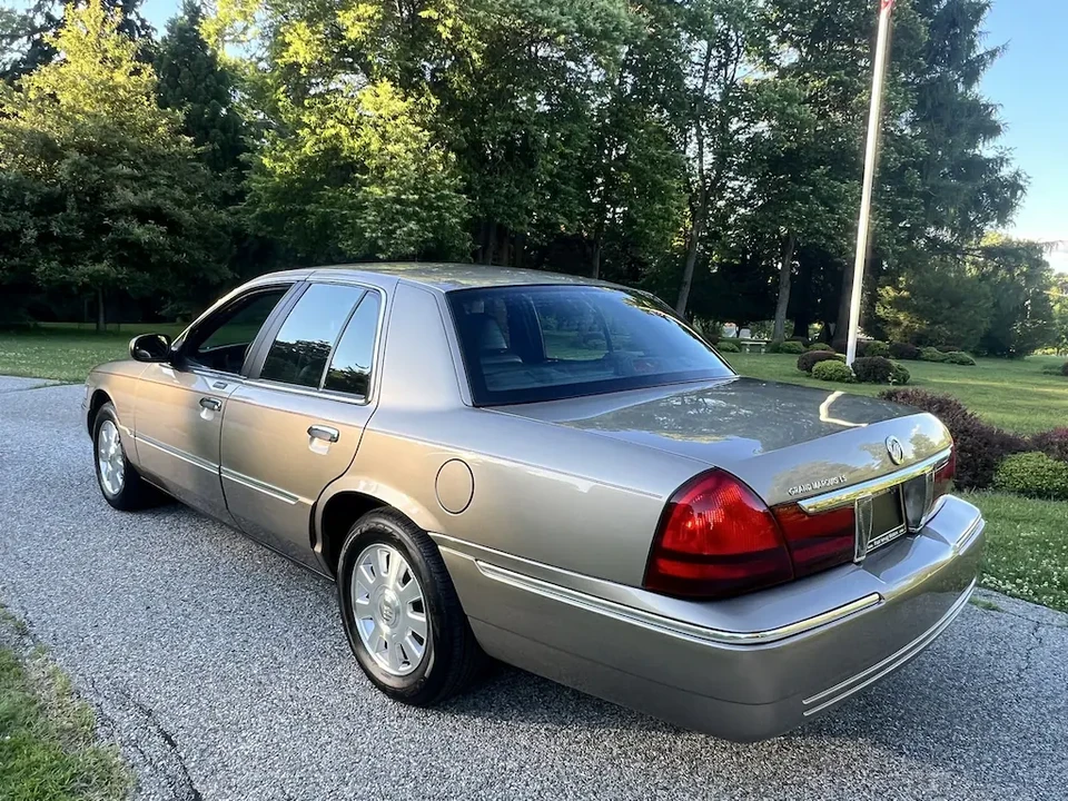 2003 Mercury Grand Marquis - Image 4 of 15