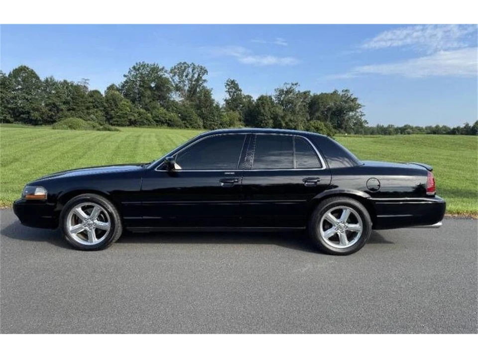 2003 Mercury Marauder - Image 2 of 28