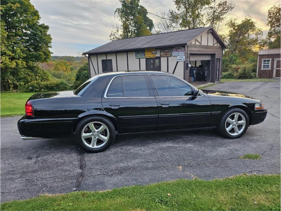 2003 Mercury Marauder - Image 13 of 31