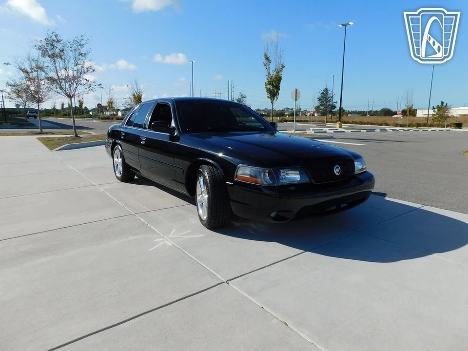 2003 Mercury Marauder - Image 10 of 12