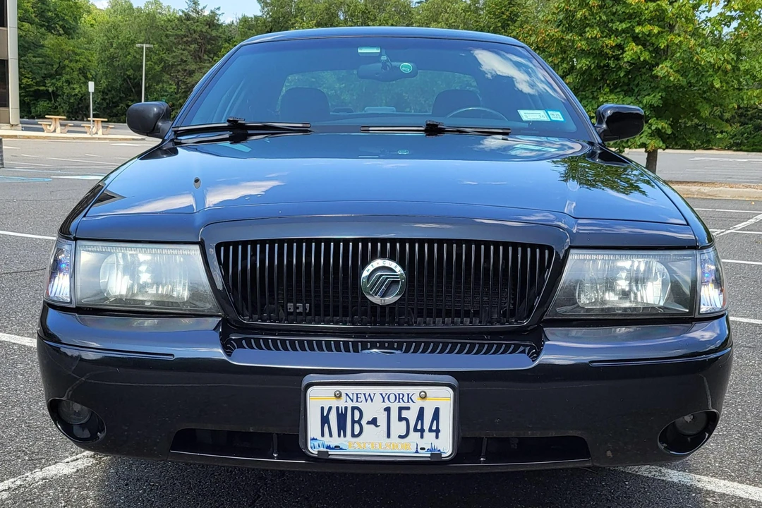 2003 Mercury Marauder - Image 2 of 31