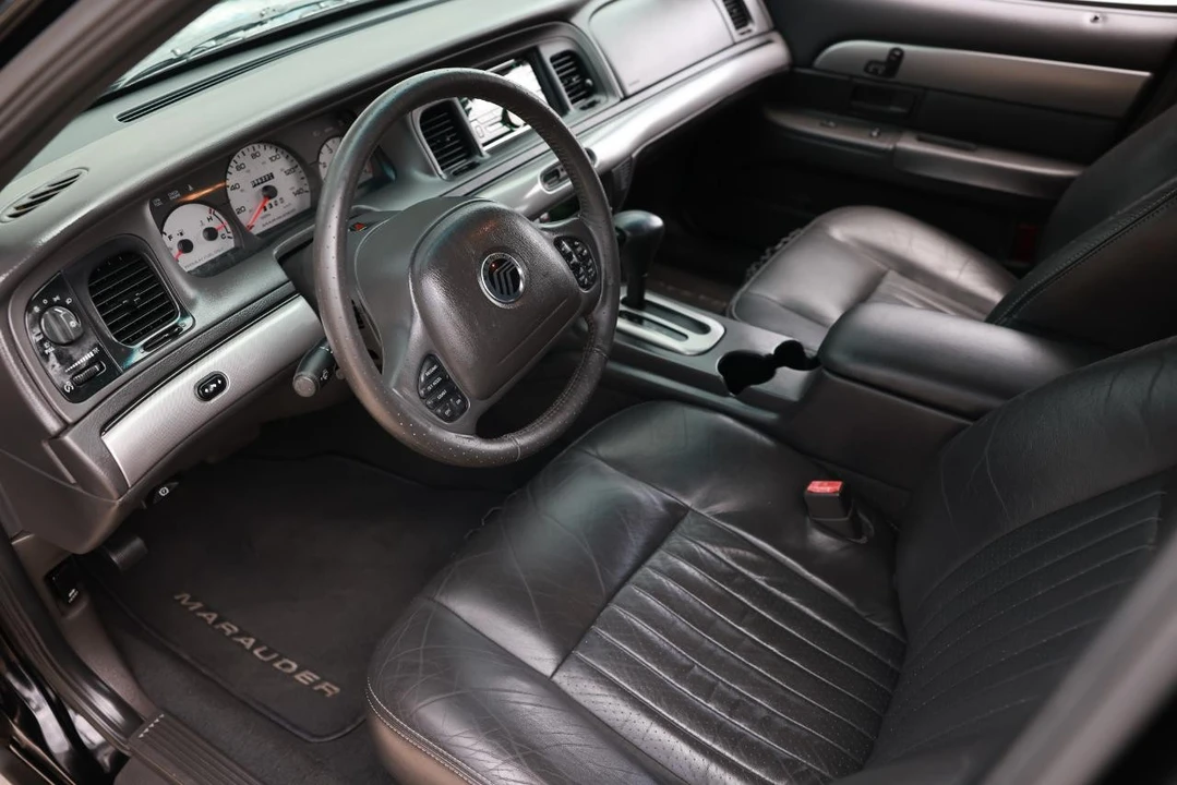 2003 Mercury Marauder - Image 4 of 31