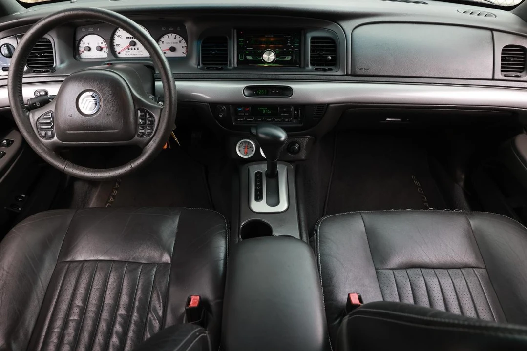 2003 Mercury Marauder - Image 2 of 31