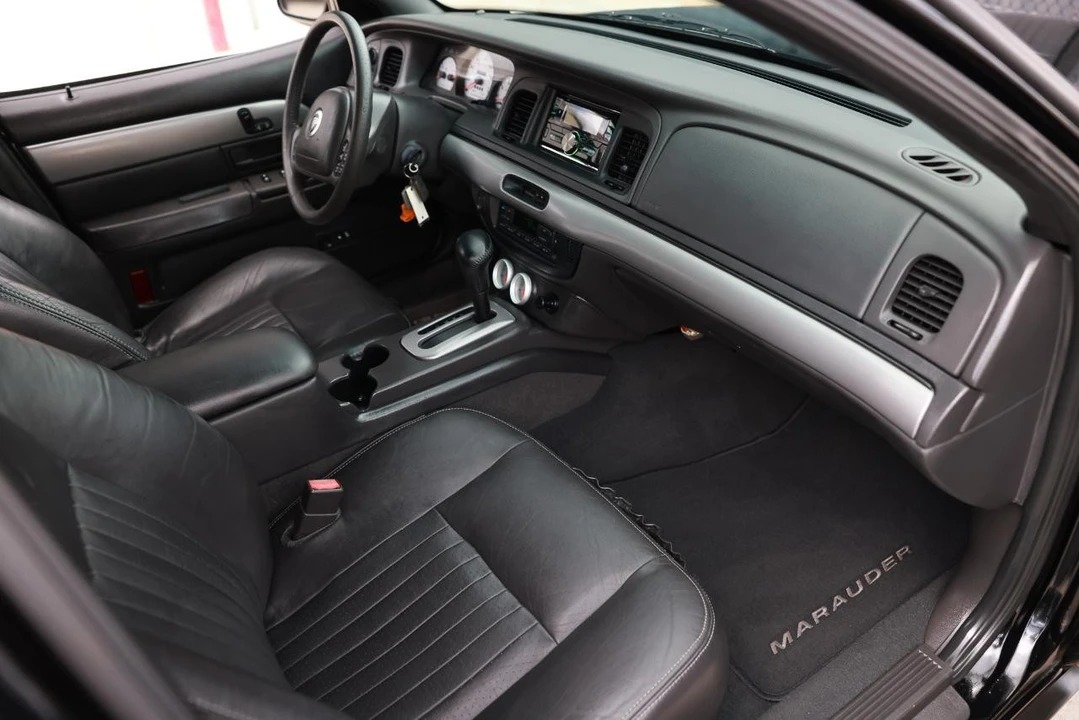 2003 Mercury Marauder - Image 18 of 31