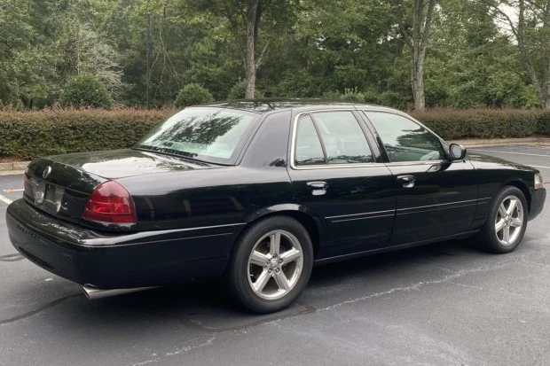 2003 Mercury Marauder - Image 2 of 7