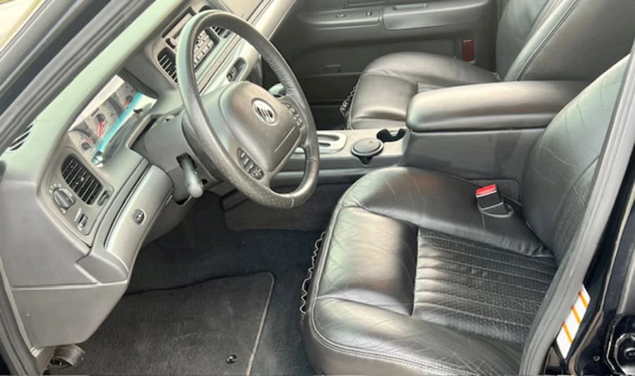 2003 Mercury Marauder - Image 10 of 17