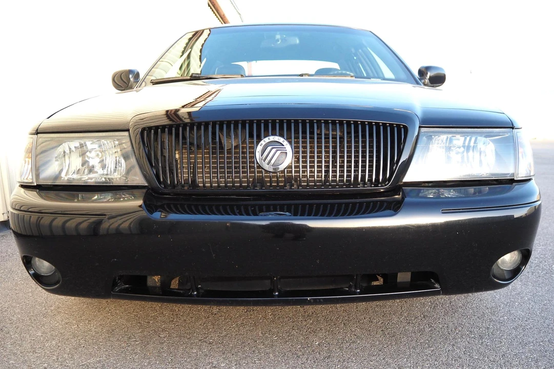 2003 Mercury Marauder - Image 2 of 5