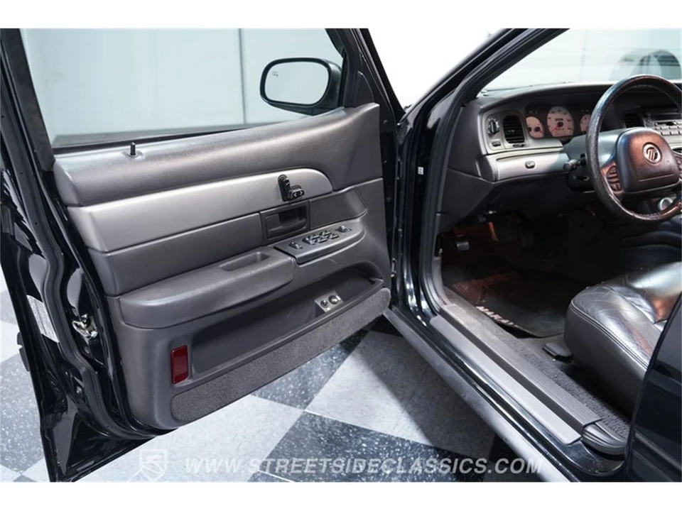 2003 Mercury Marauder - Image 28 of 31