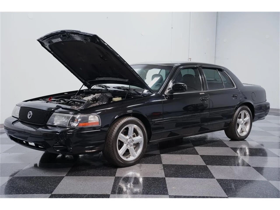 2003 Mercury Marauder - Image 25 of 31