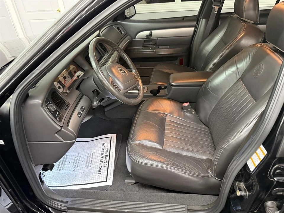 2003 Mercury Marauder - Image 28 of 31
