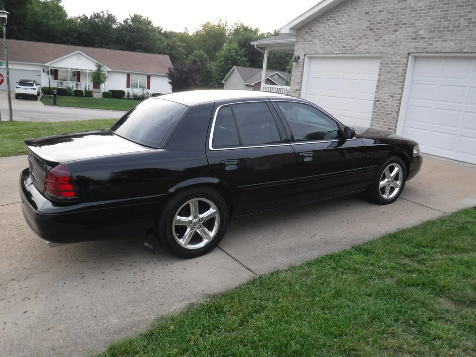 2003 Mercury Marauder - Image 8 of 31