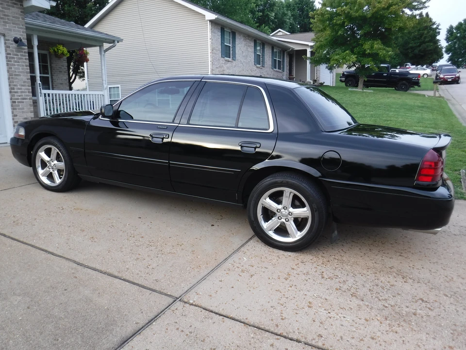2003 Mercury Marauder - Image 15 of 31