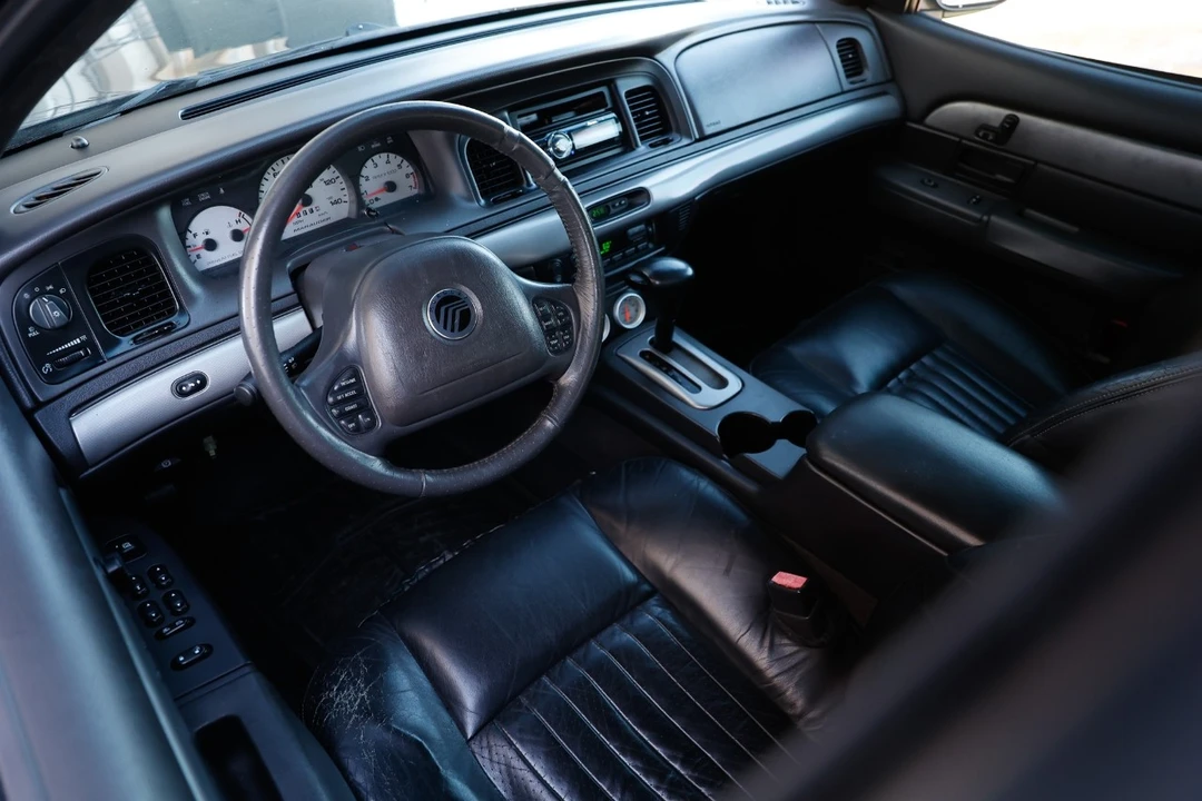 2003 Mercury Marauder - Image 4 of 12