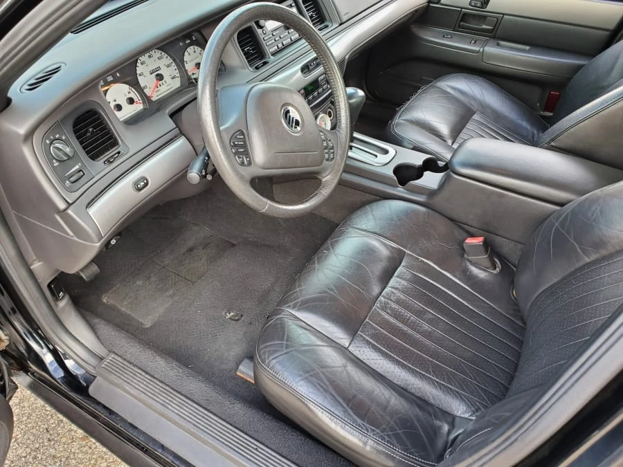 2003 Mercury Marauder - Image 4 of 8