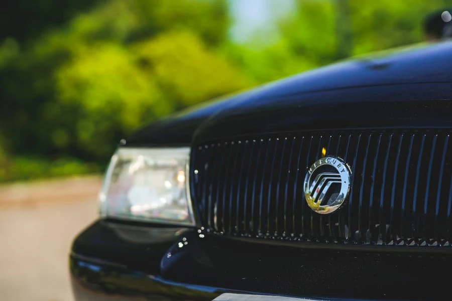 2003 Mercury Marauder - Image 3 of 31