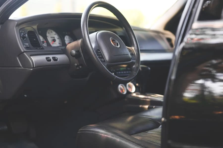 2003 Mercury Marauder - Image 23 of 31