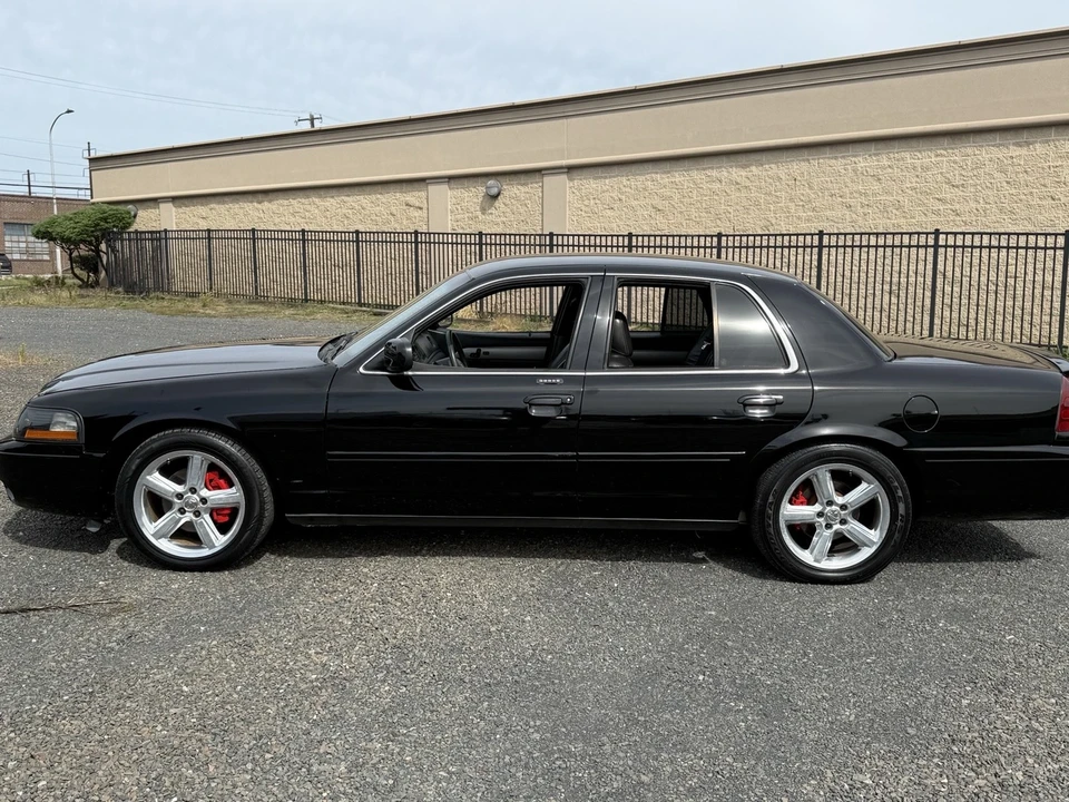 2003 Mercury Marauder - Image 2 of 21