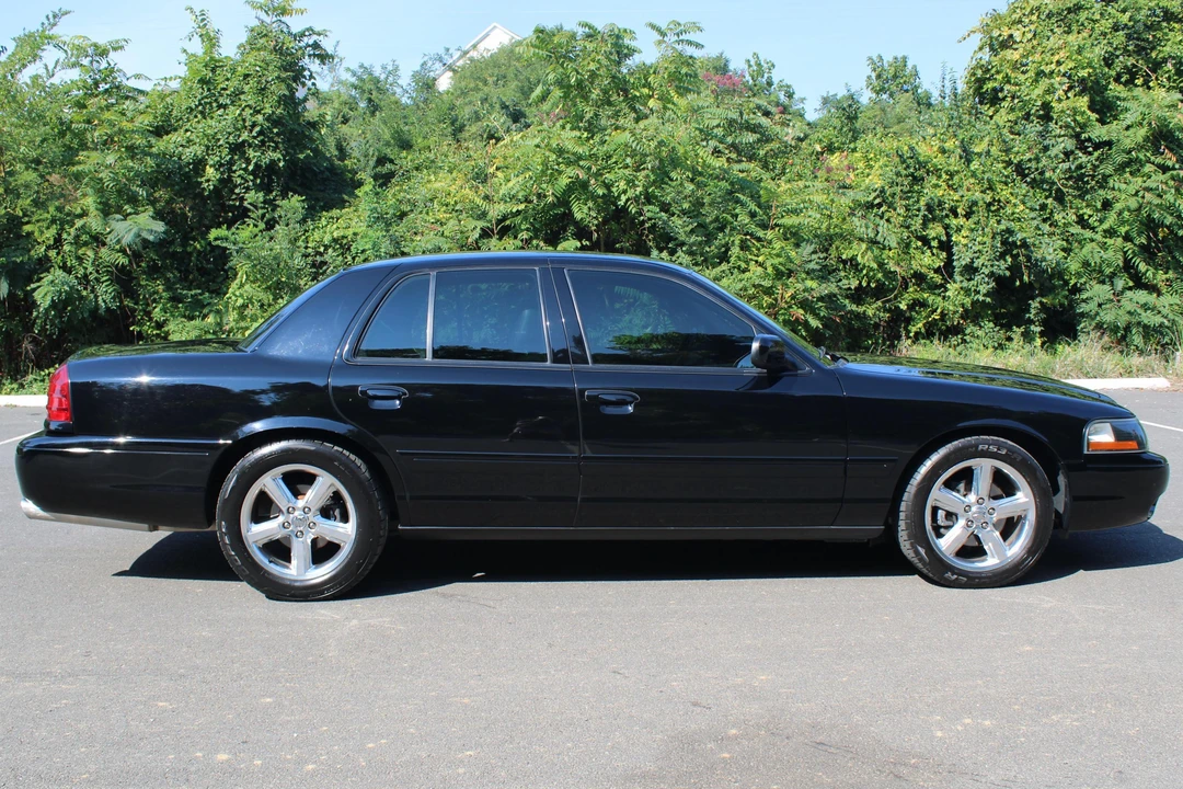 2003 Mercury Marauder - Image 3 of 9