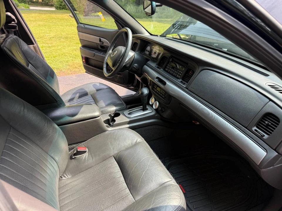 2003 Mercury Marauder - Image 14 of 31