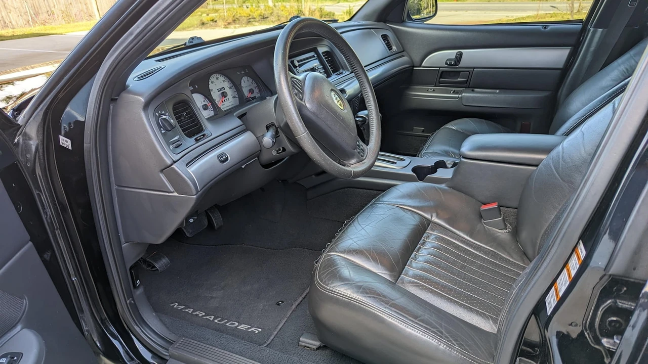 2003 Mercury Marauder - Image 2 of 10