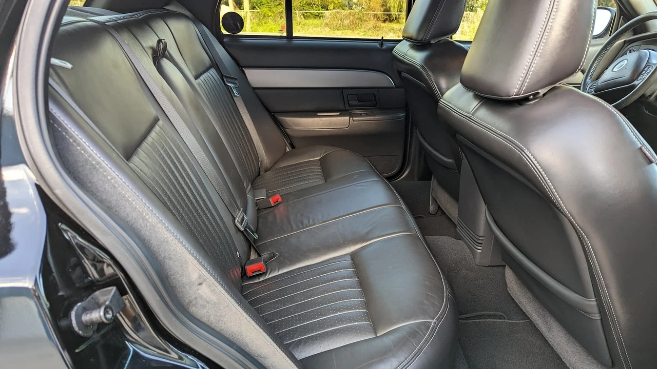 2003 Mercury Marauder - Image 3 of 10