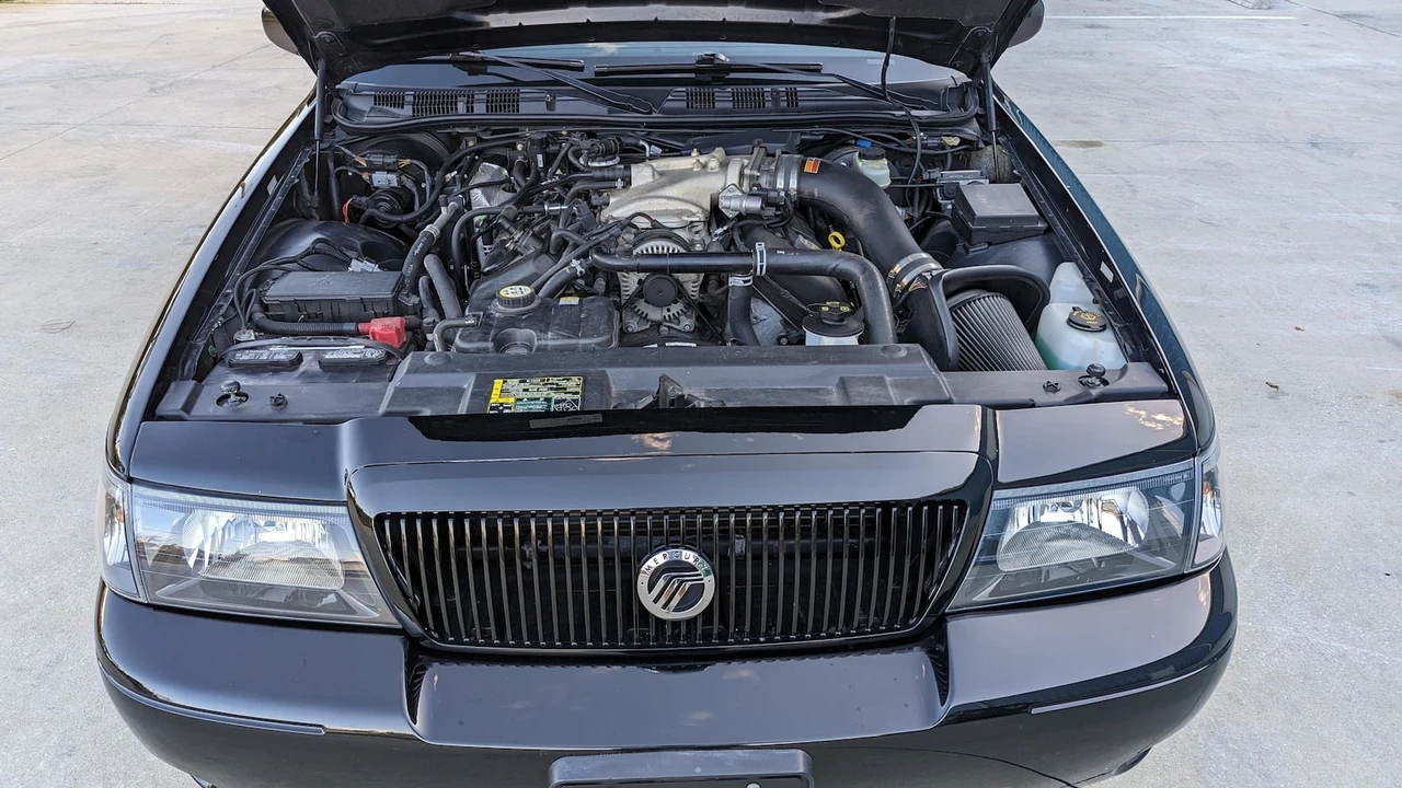 2003 Mercury Marauder - Image 5 of 10
