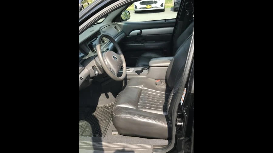 2003 Mercury Marauder - Image 3 of 12
