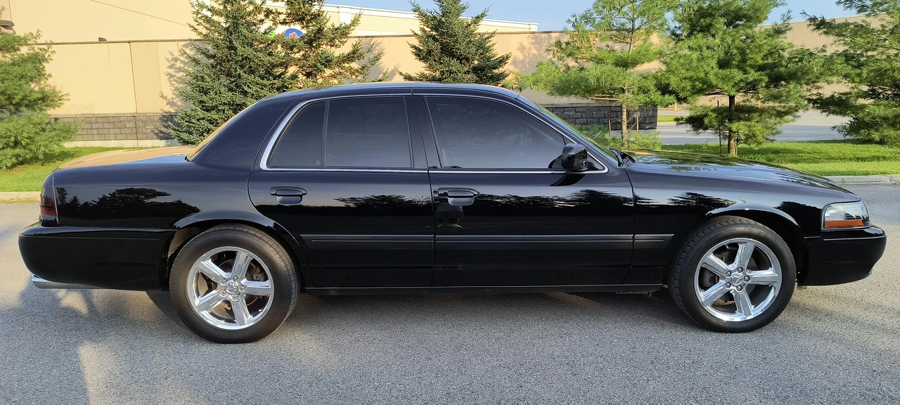2003 Mercury Marauder - Image 21 of 31