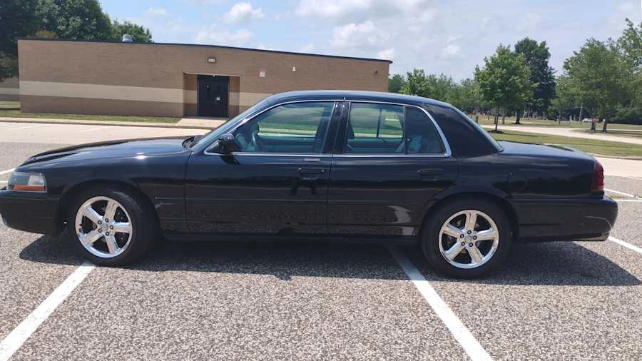 2003 Mercury Marauder - Image 2 of 28