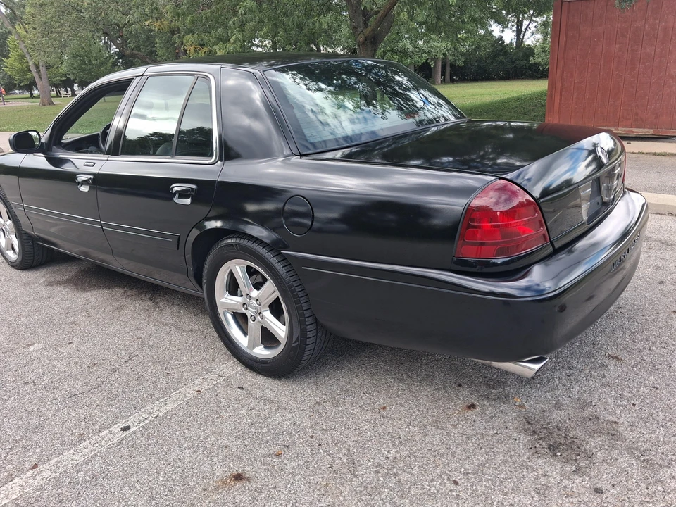 2003 Mercury Marauder - Image 10 of 31