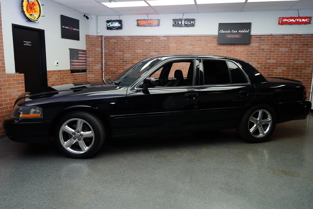 2003 Mercury Marauder - Image 8 of 12