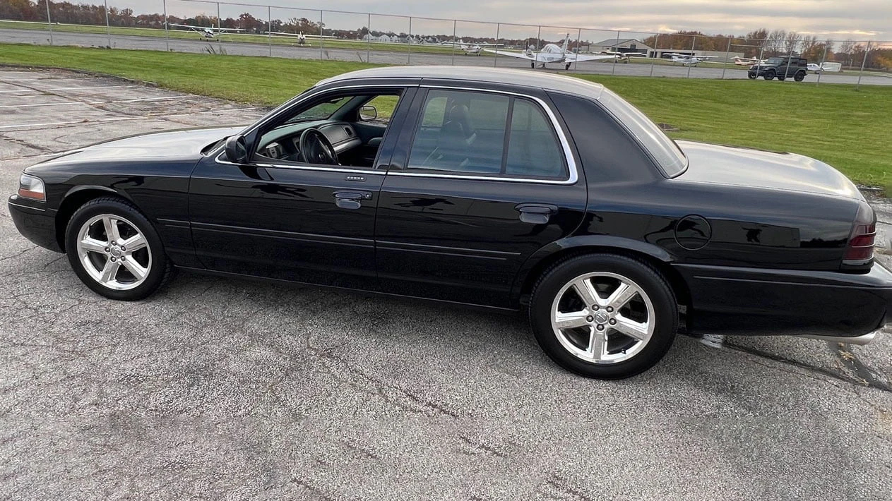 2003 Mercury Marauder - Image 2 of 22