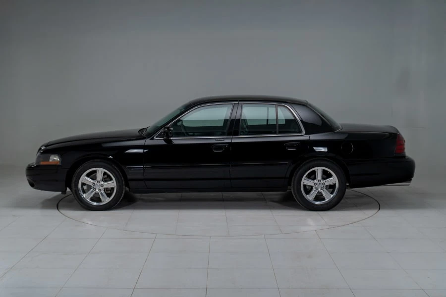 2003 Mercury Marauder - Image 2 of 31