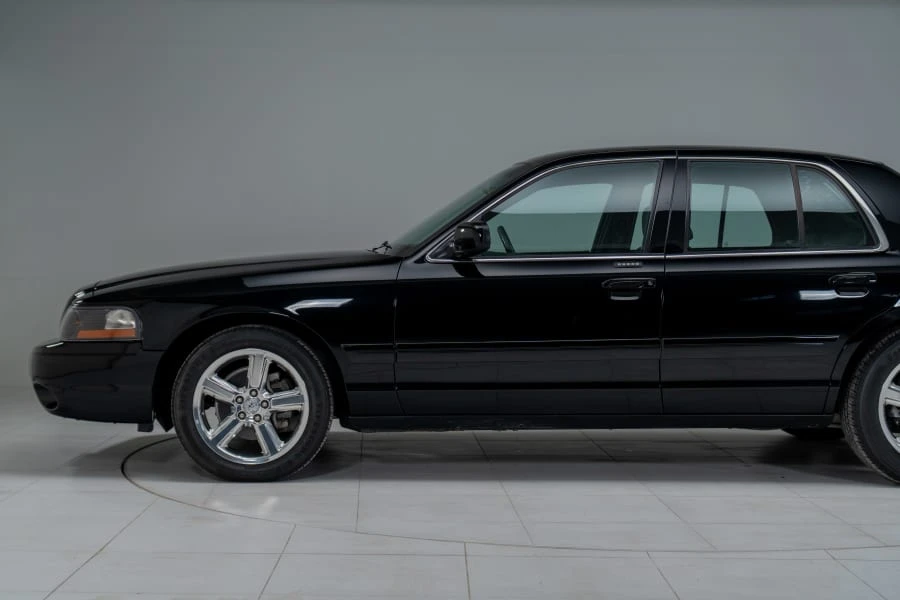 2003 Mercury Marauder - Image 14 of 31