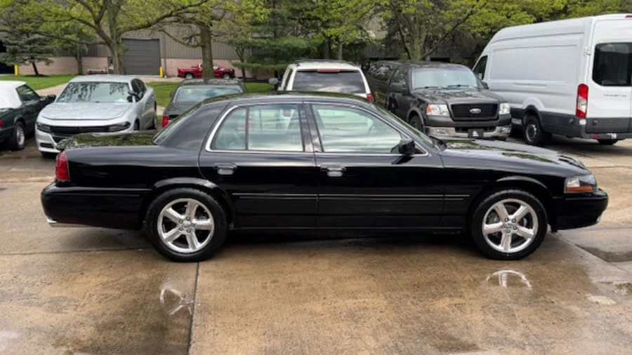 2003 Mercury Marauder - Image 2 of 27