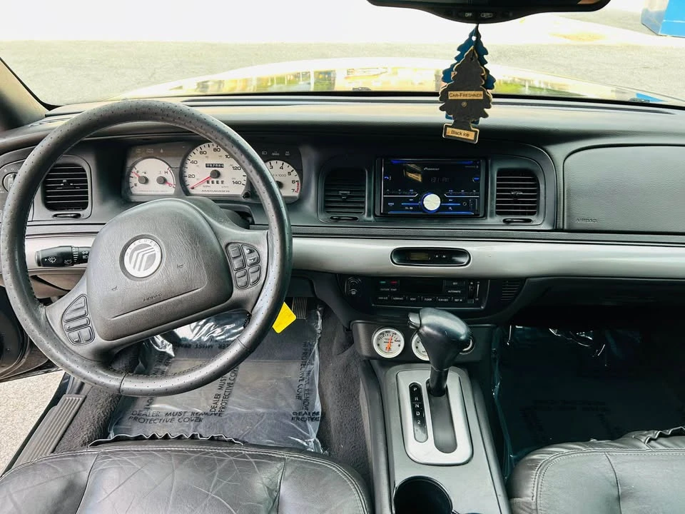 2003 Mercury Marauder - Image 10 of 16