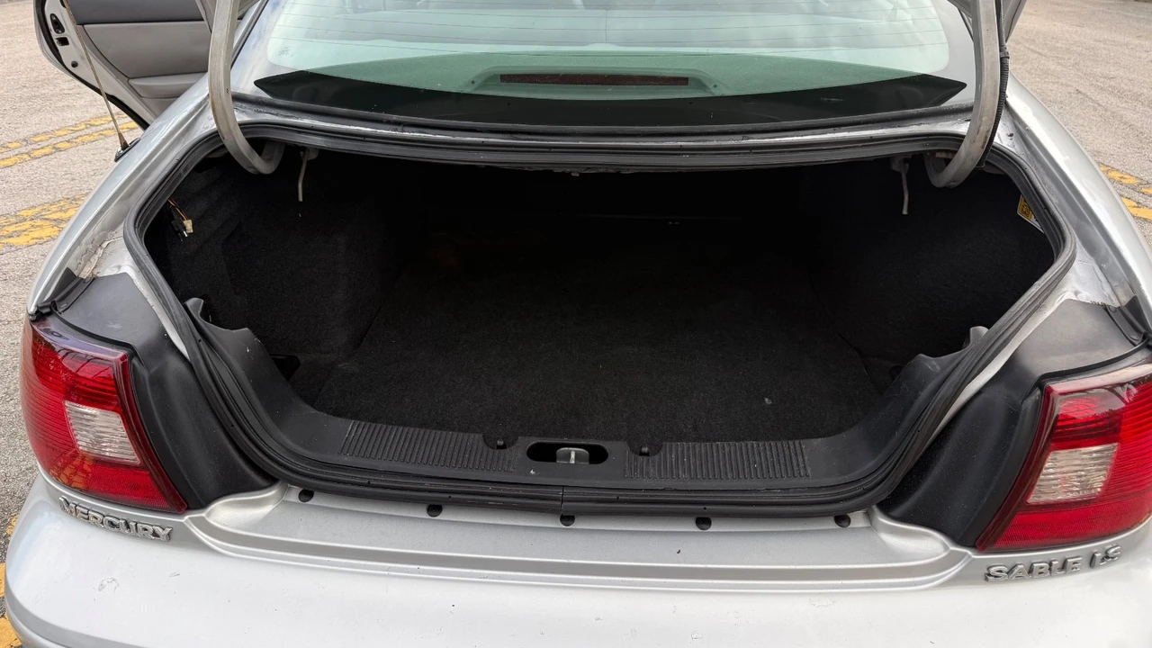 2003 Mercury Sable - Image 9 of 20