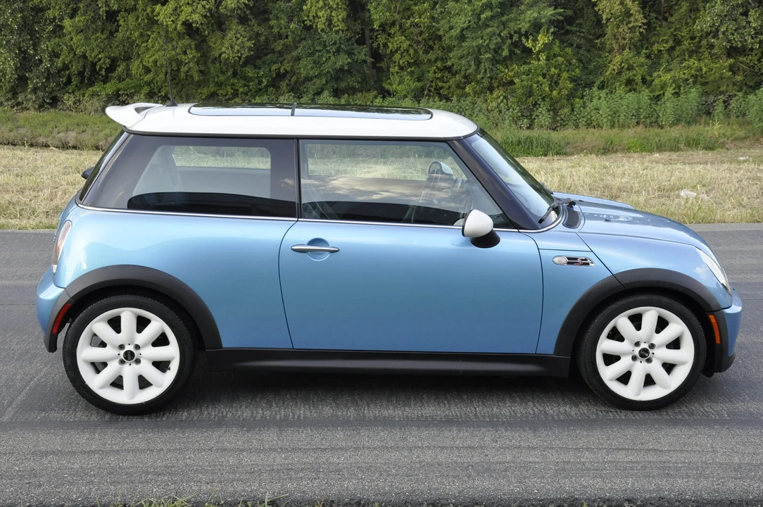 2003 Mini Mini Cooper S 1st Gen - Image 15 of 31