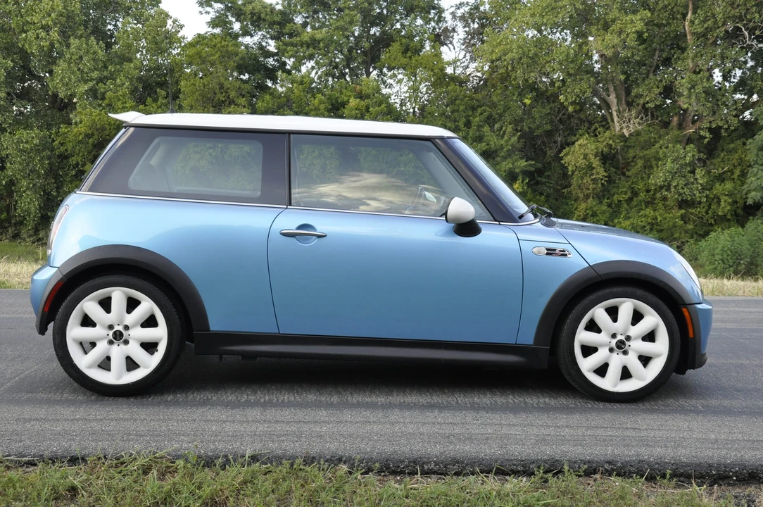 2003 Mini Mini Cooper S 1st Gen - Image 16 of 31