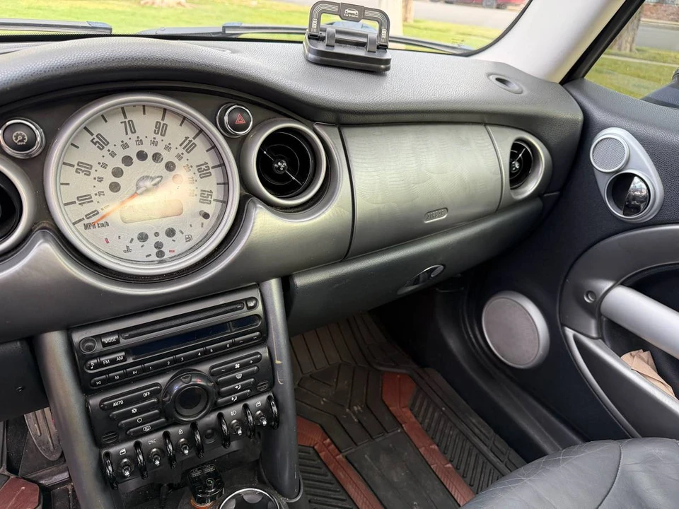 2003 Mini Mini Cooper S 1st Gen - Image 8 of 18