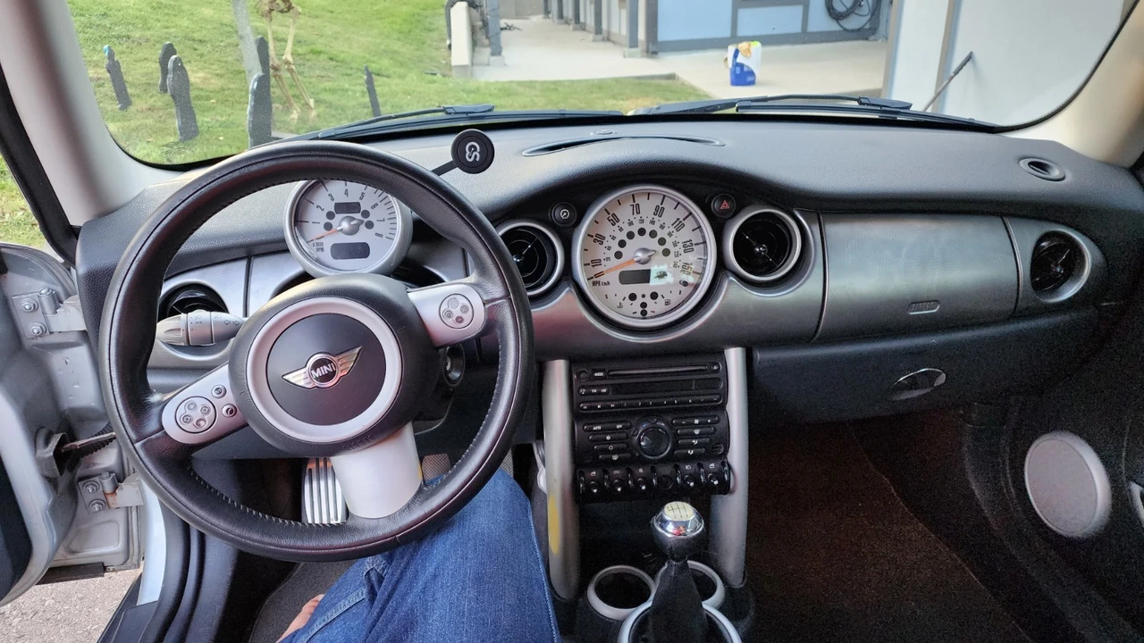 2003 Mini Mini Cooper S 1st Gen - Image 7 of 12