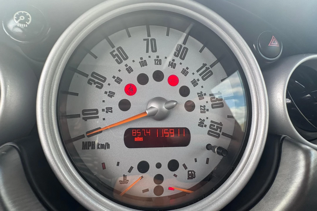 2003 Mini Mini Cooper S 1st Gen - Image 25 of 31