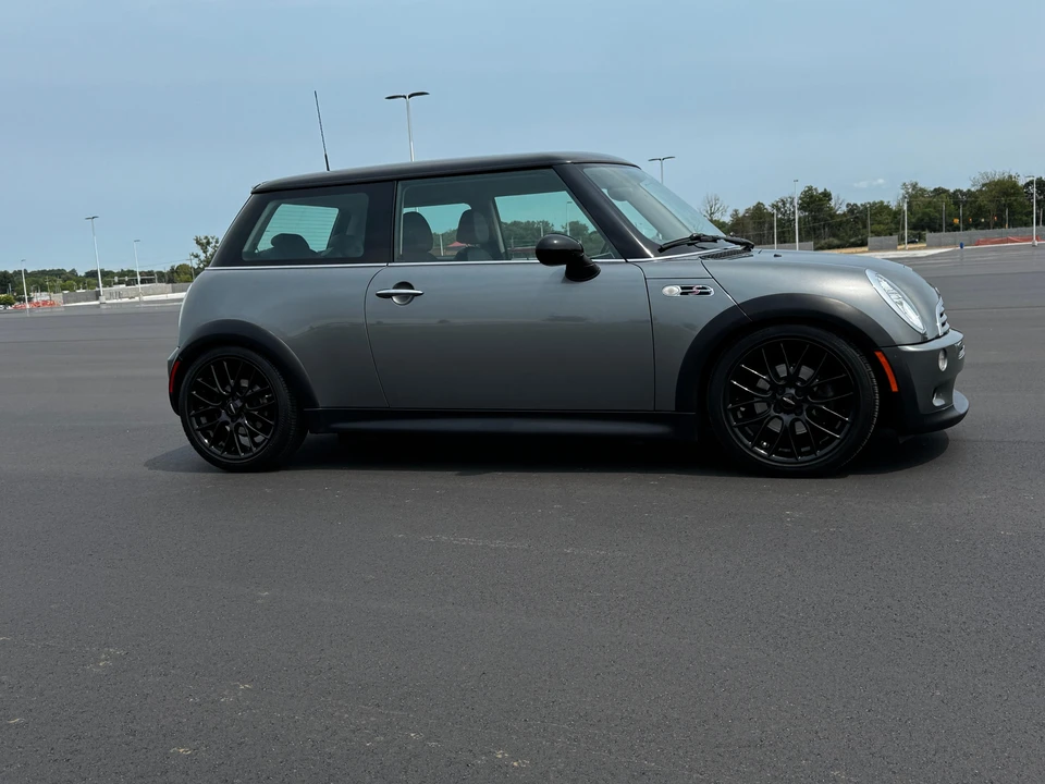 2003 Mini Mini Cooper S 1st Gen - Image 11 of 31